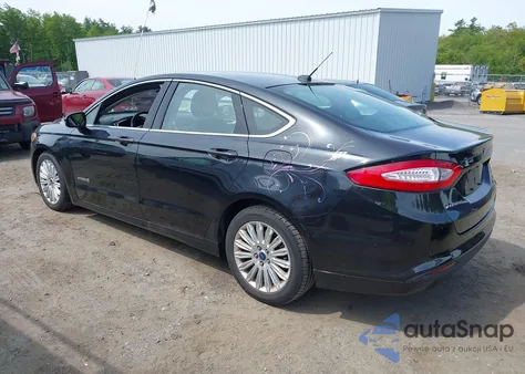 2013 Ford Fusion Hybrid Se z USA, uszkodzony, nr VIN 3FA6P0LU3DR380905
